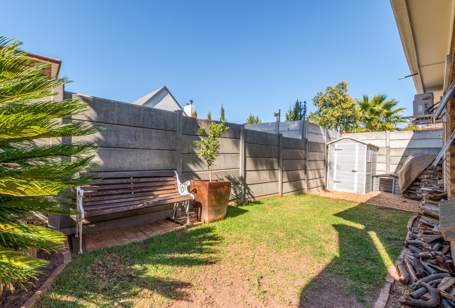 2 Bedroom Property for Sale in The Crest Western Cape